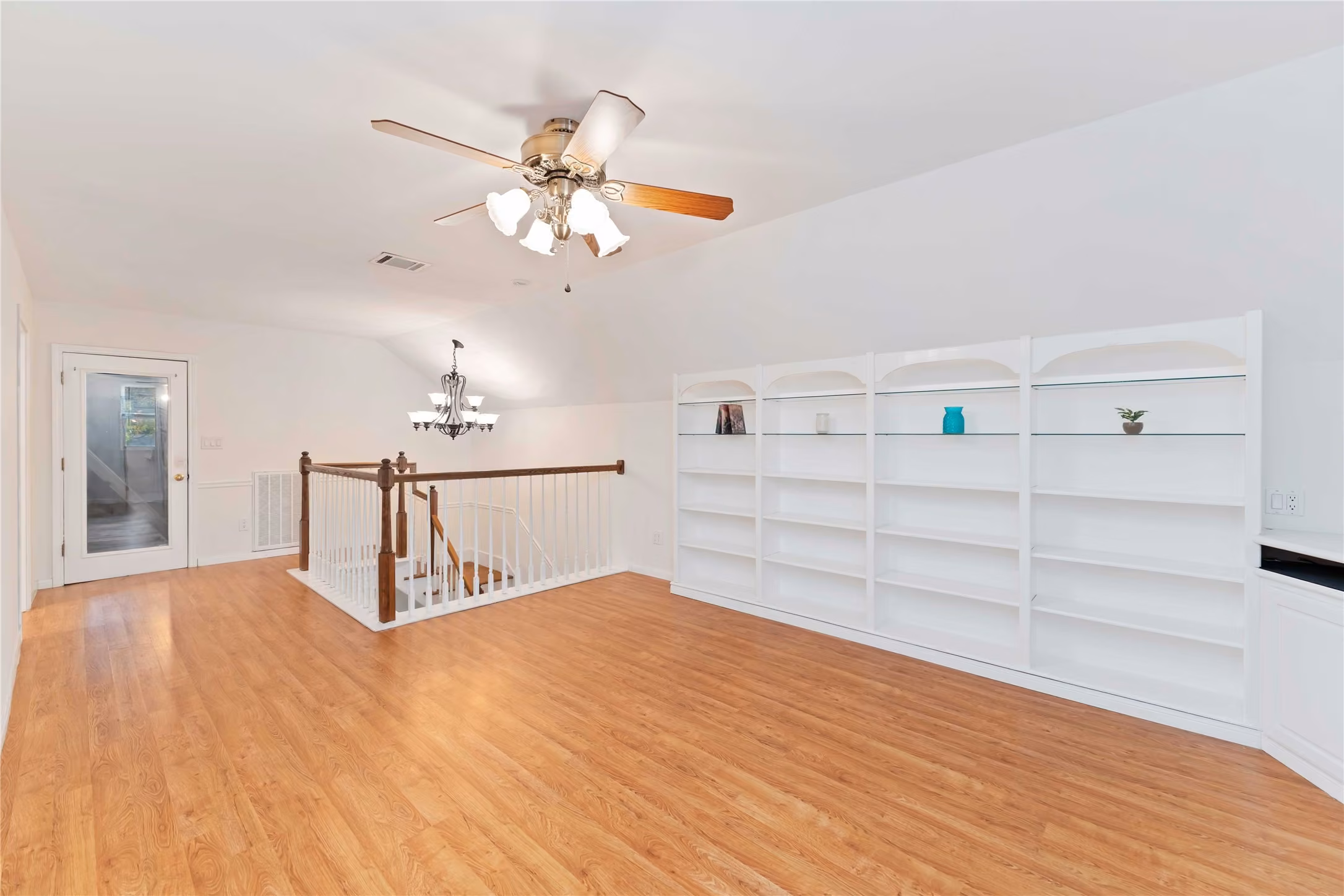 Photo 5 of 606 Packer Court, Webster, TX