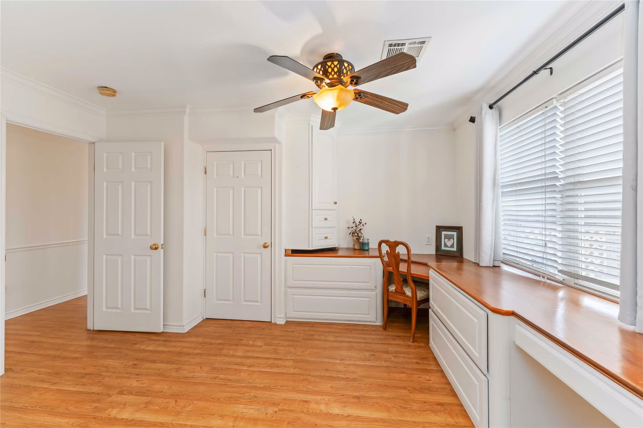 Photo 7 of 606 Packer Court, Webster, TX
