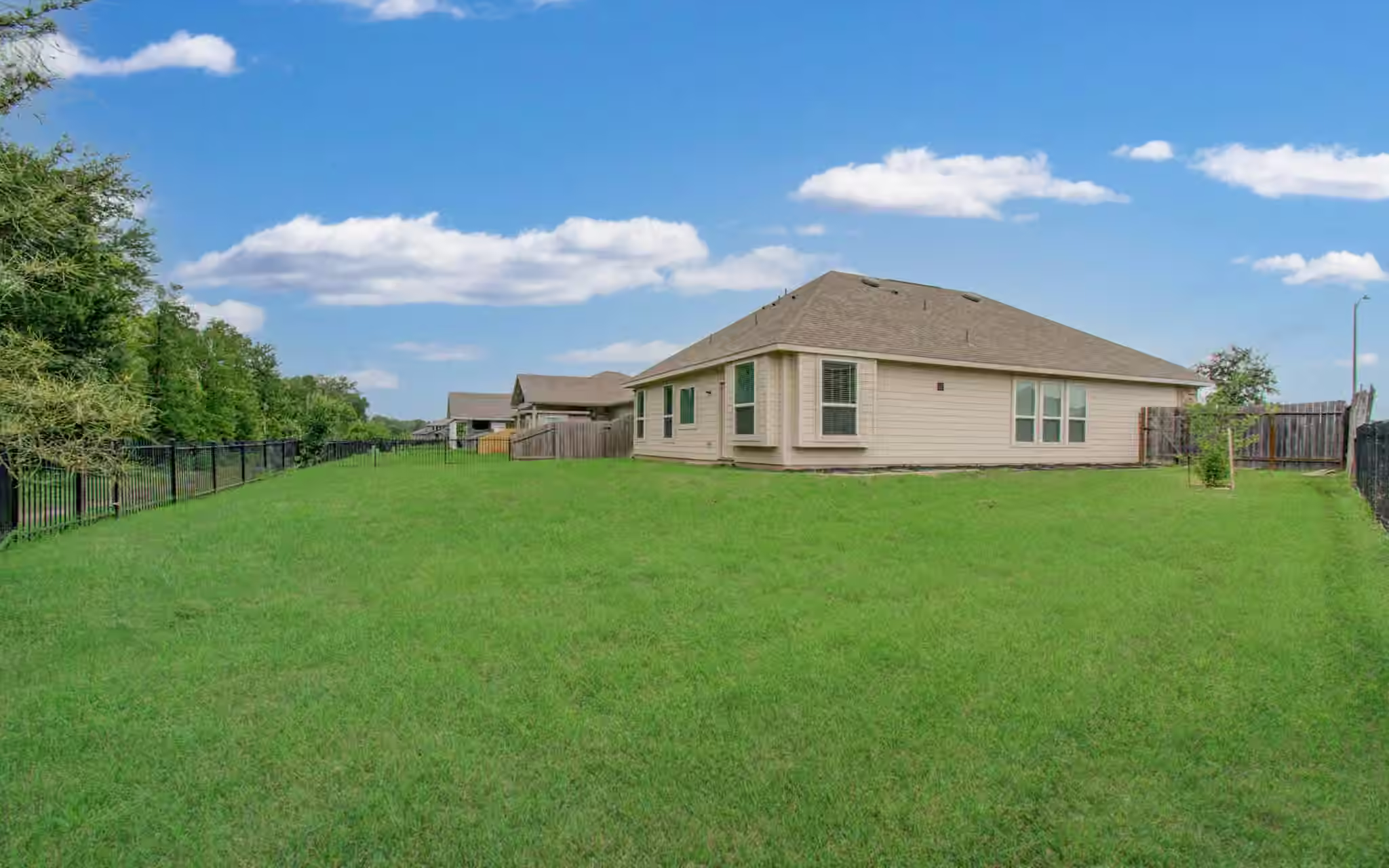 Photo 4 of 3403 Brazos Falls Dr, Richmond, TX
