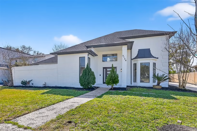 Photo 3 of 3138 Country Club Boulevard, Stafford, TX