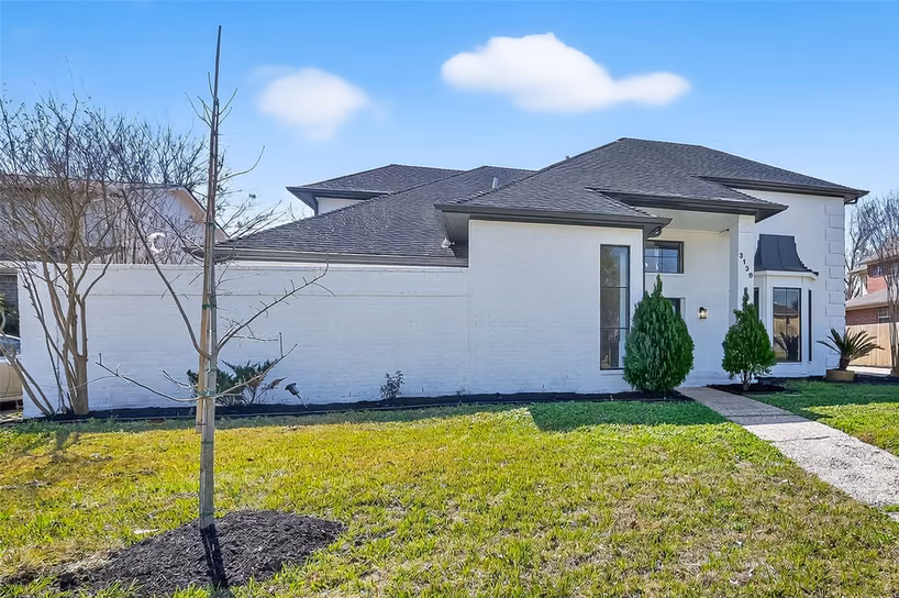 Photo 4 of 3138 Country Club Boulevard, Stafford, TX