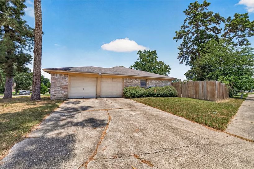 Photo 3 of 5510 Bridgegate Drive, Spring, TX