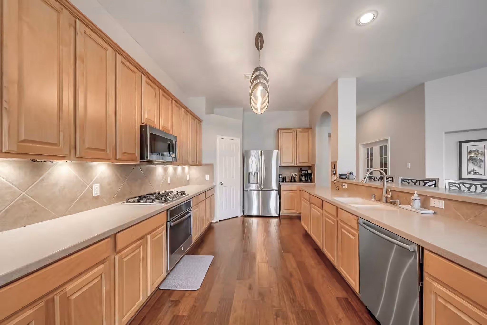 Photo 3 of 1859 Pembrook Circle, Conroe, TX