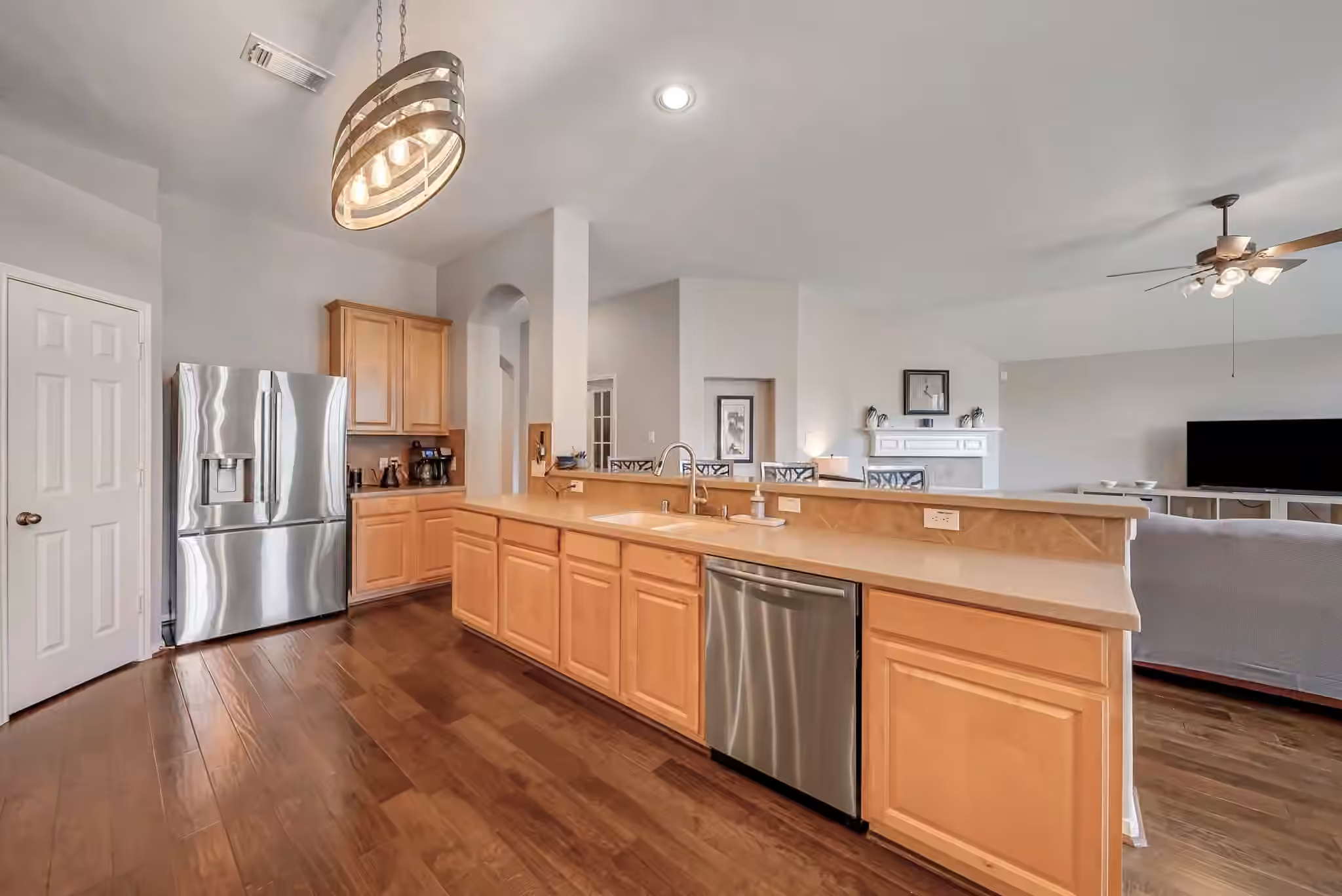 Photo 4 of 1859 Pembrook Circle, Conroe, TX