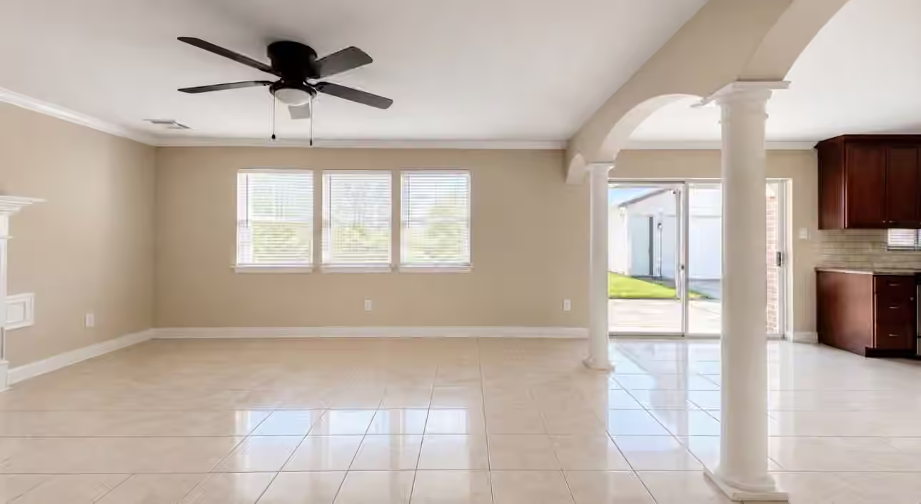 Photo 7 of 11630 Sageglen Drive, Houston, TX