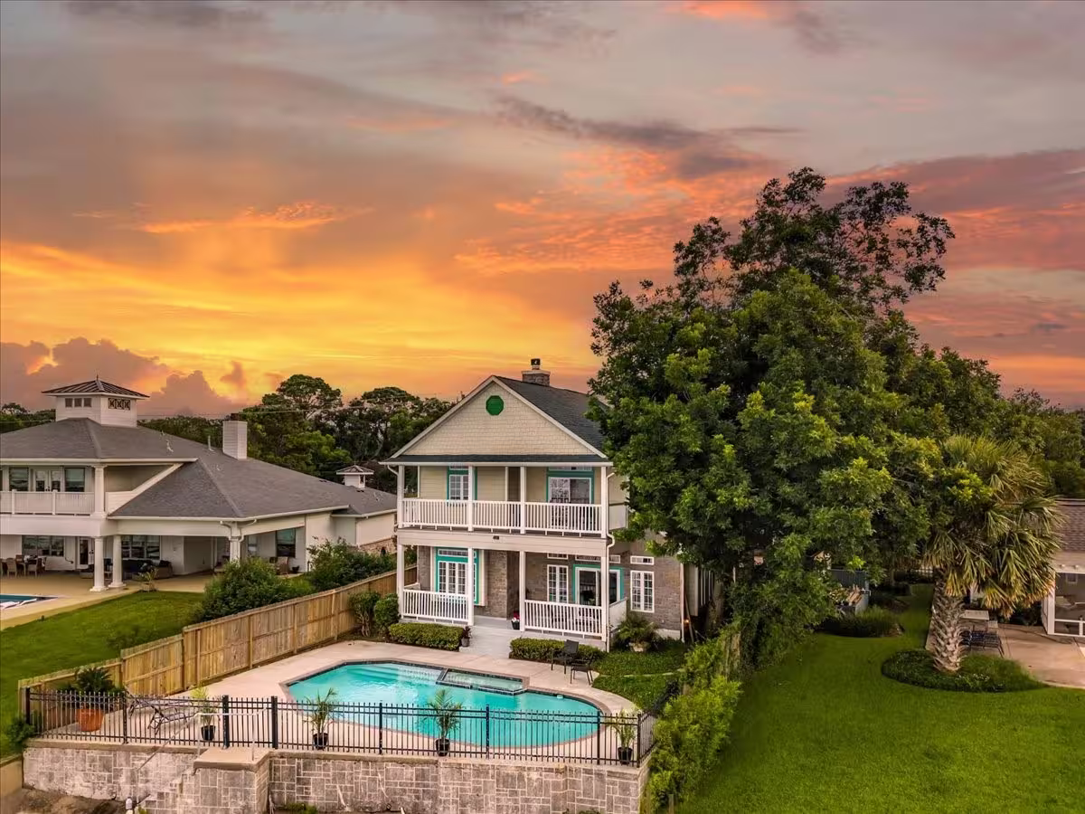 Photo 7 of 3039 Bayshore Drive, Bacliff, TX