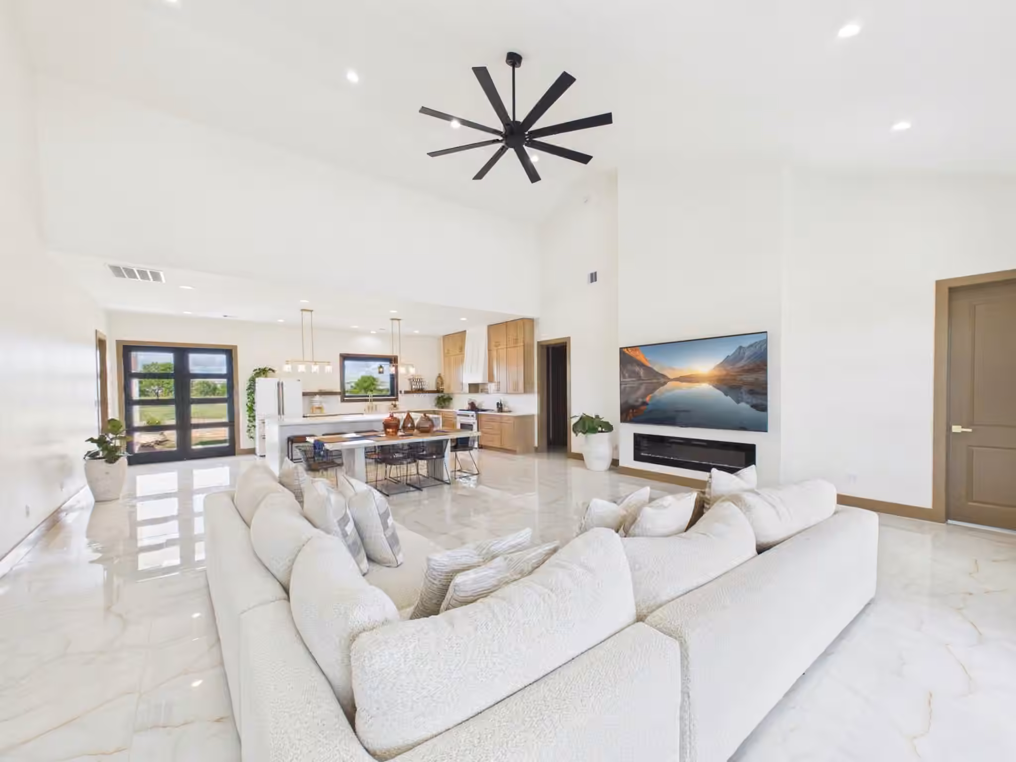 Photo 4 of 2015 Settlers Court Dr, Sealy, TX