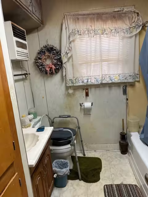 Photo 6 of 9216 Kingsville Street, Houston, TX