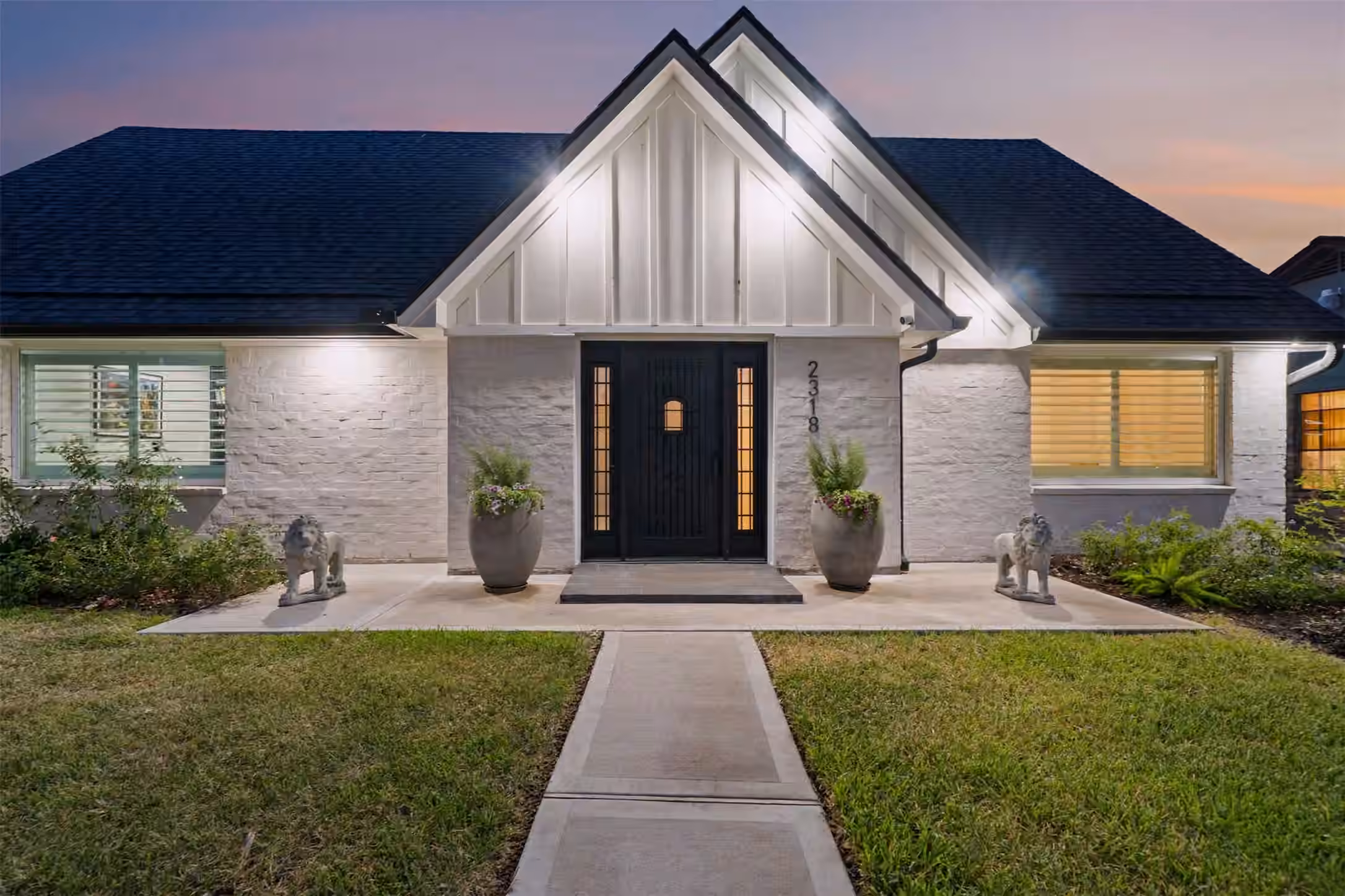 Photo 2 of 2318 Elmgate Drive, Houston, TX