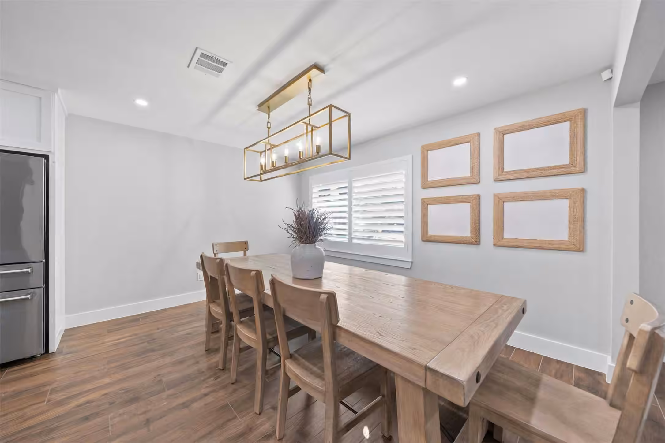 Photo 3 of 2318 Elmgate Drive, Houston, TX