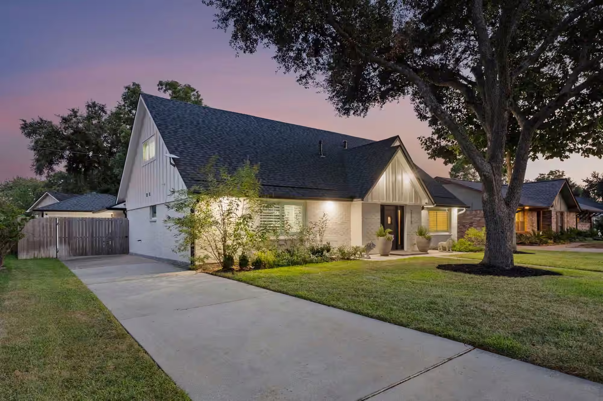 Photo 5 of 2318 Elmgate Drive, Houston, TX