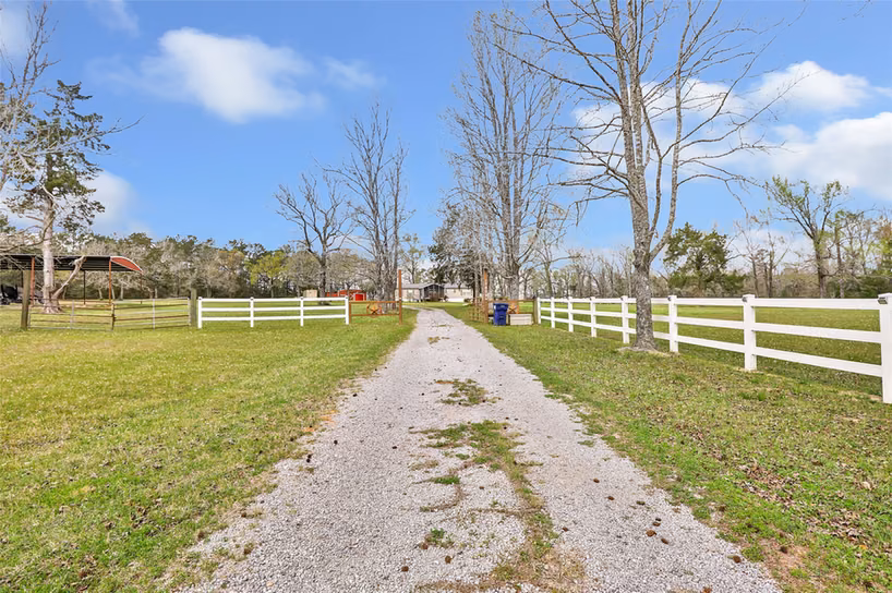 Photo 2 of 17659 E FM 1097 ROAD, Willis, TX