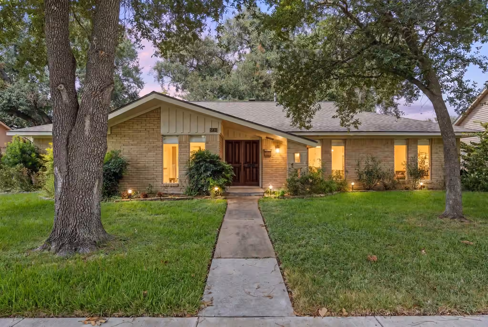 Photo of 5730 Rutherglenn Drive, Houston, TX 77096