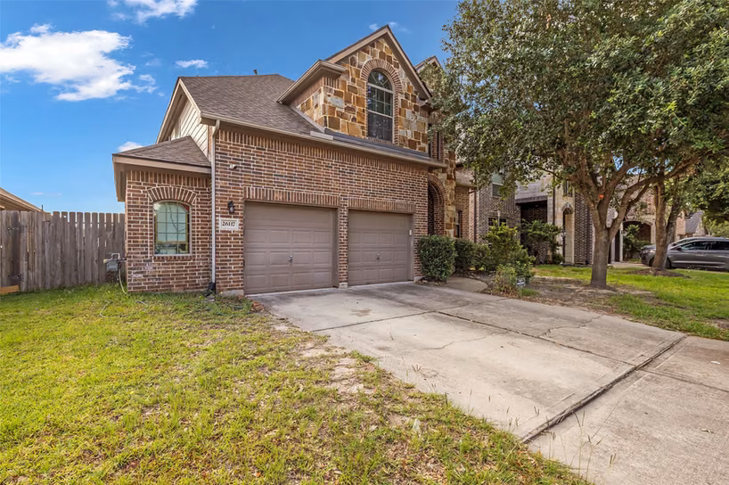 Photo 2 of 26117 Gallant Knight Lane, Kingwood, TX