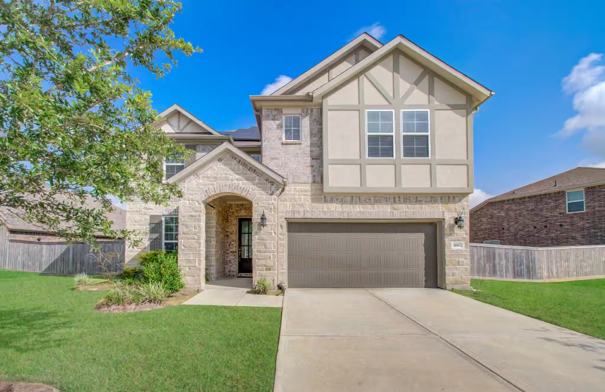 Photo 4 of 4910 Magnolia Springs Drive, Pearland, TX
