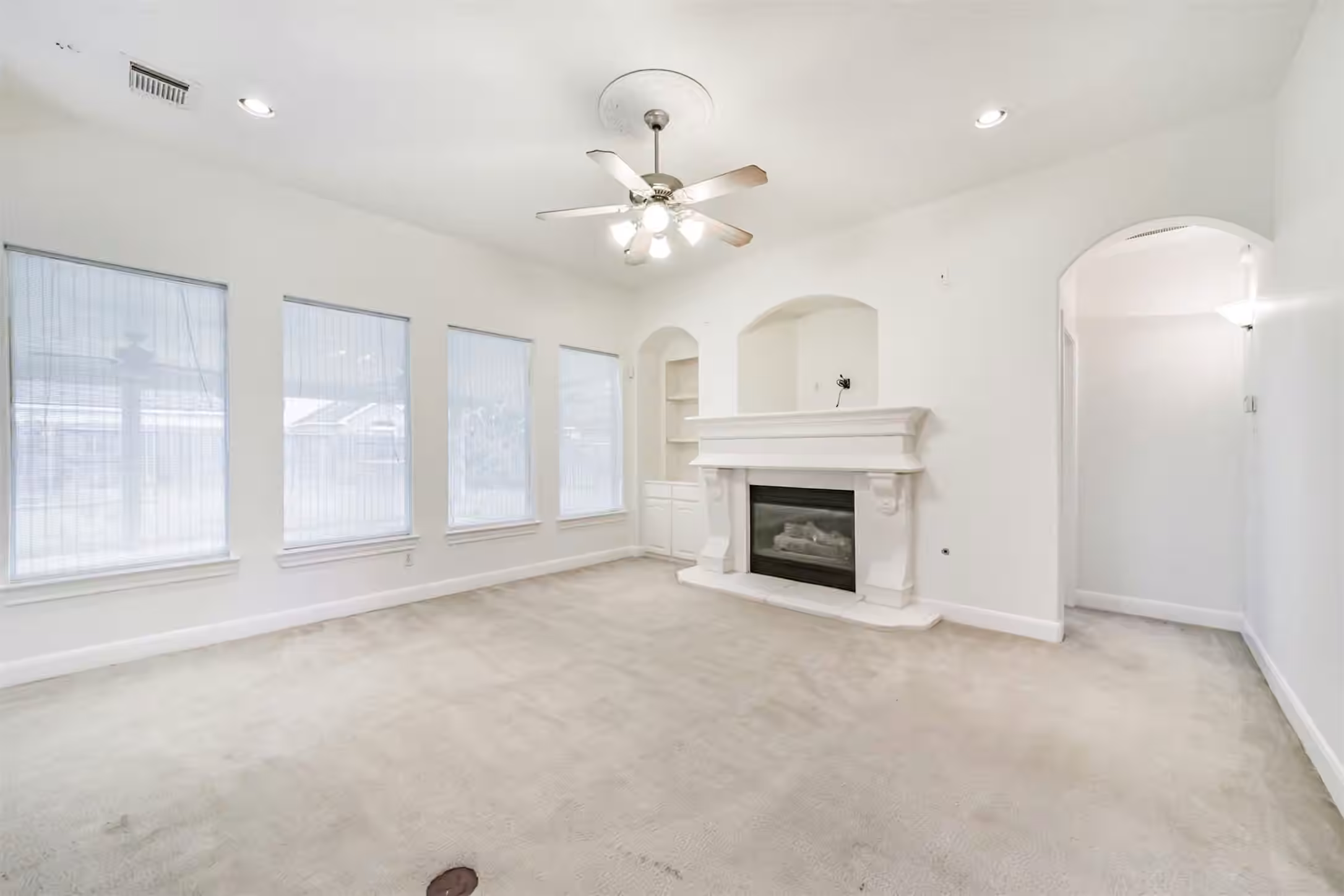 Photo 4 of 2615 Katie Harbor Drive, Manvel, TX