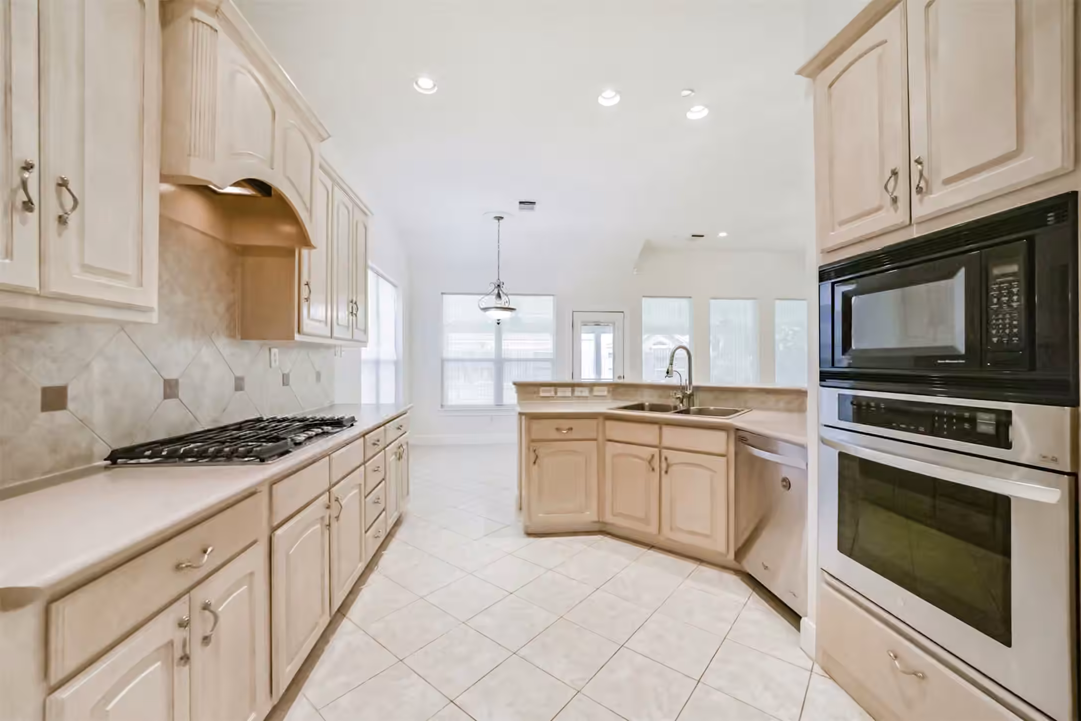 Photo 7 of 2615 Katie Harbor Drive, Manvel, TX