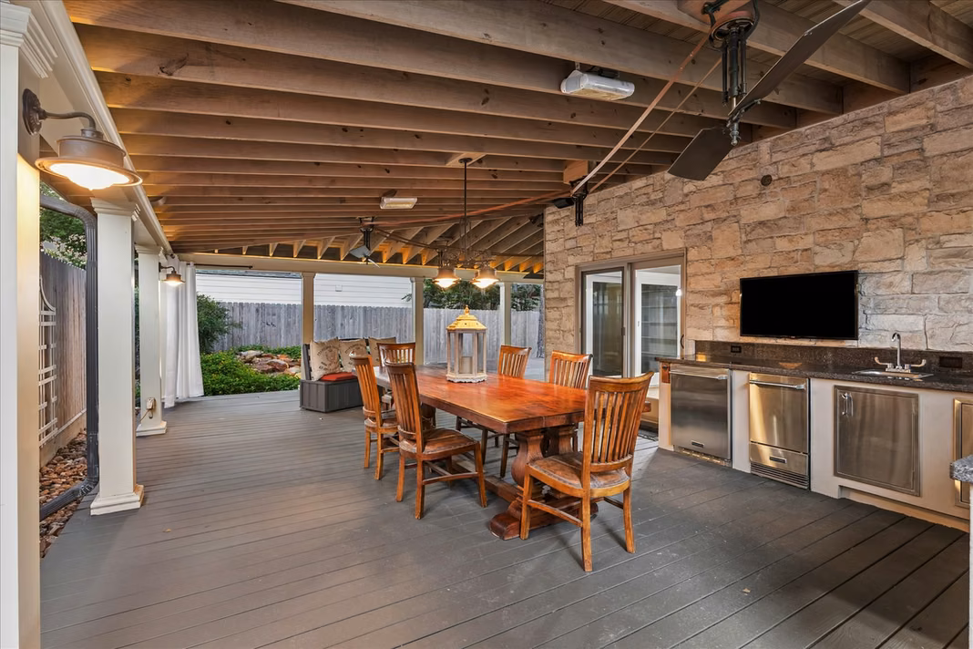 Photo 3 of 636 Rancho Bauer Drive, Houston, TX