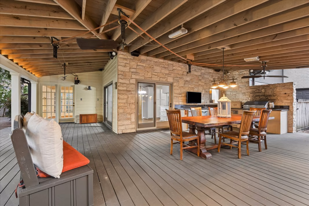 Photo 5 of 636 Rancho Bauer Drive, Houston, TX