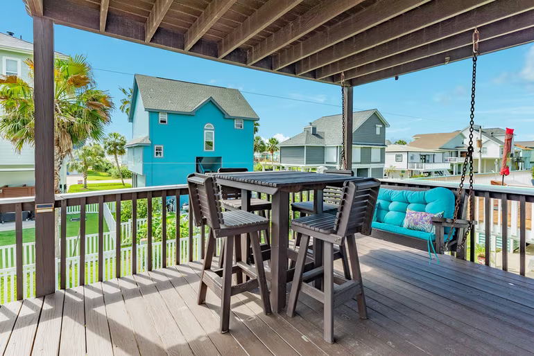 Photo 4 of 13711 Pirates Beach Boulevard, Galveston, TX