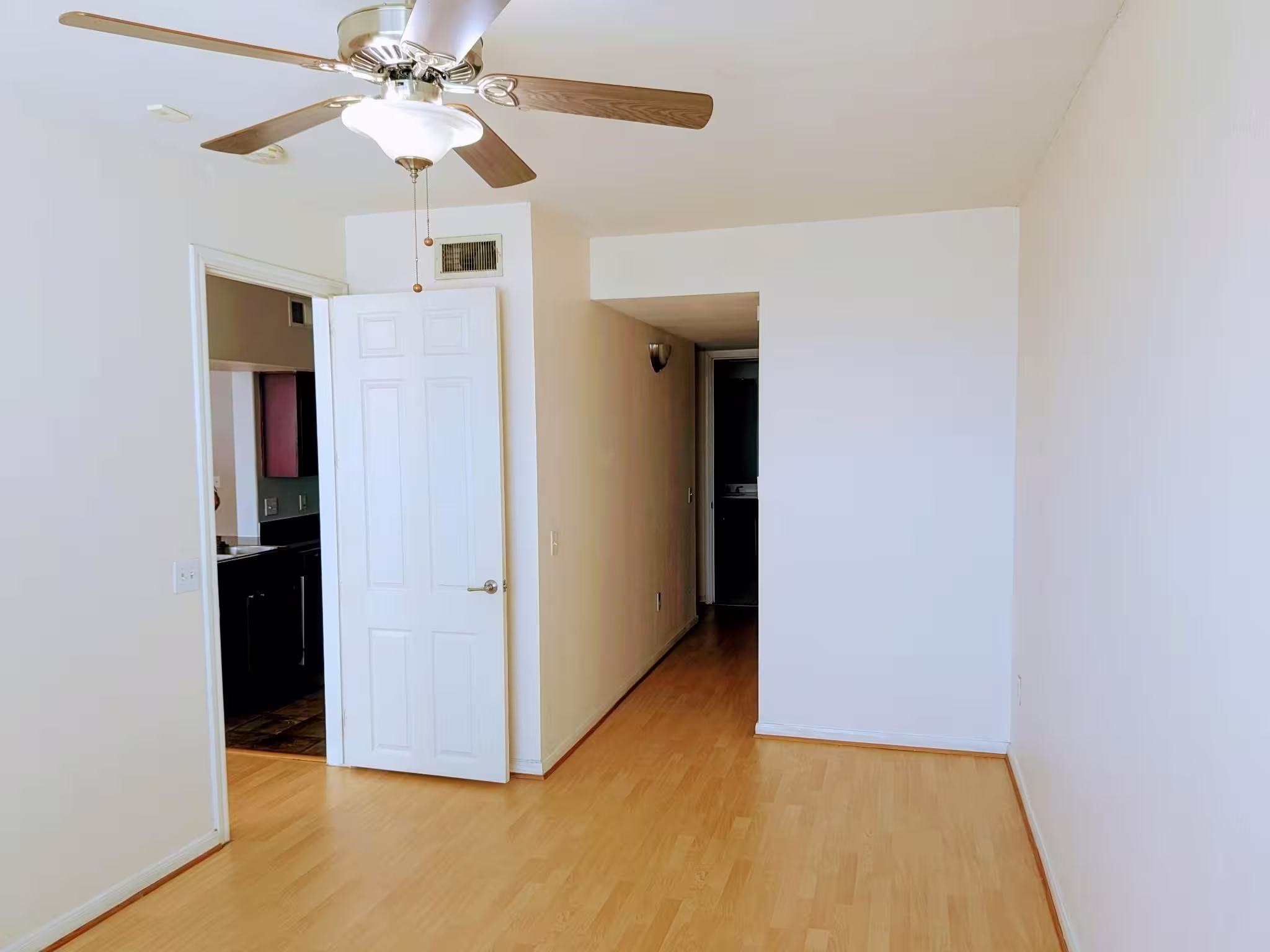Photo 4 of 7575 Kirby Drive 2416, Houston, TX