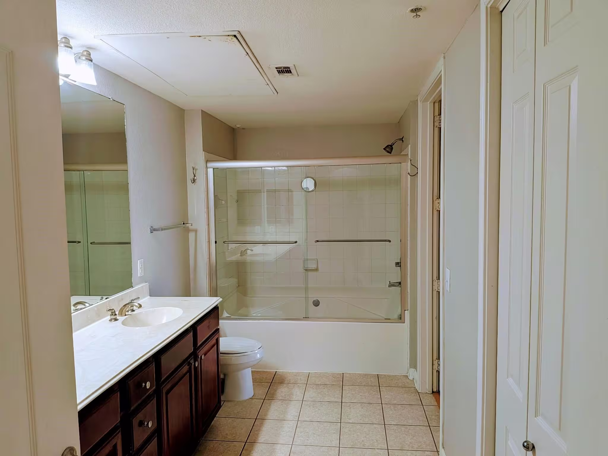 Photo 5 of 7575 Kirby Drive 2416, Houston, TX