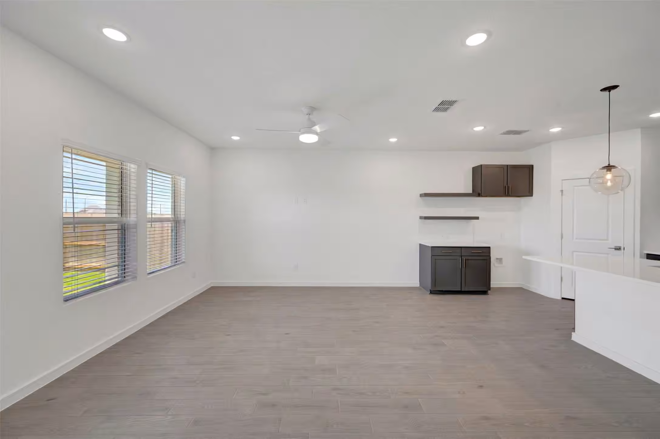 Photo 7 of 7711 Jade Crest Drive, Angleton, TX