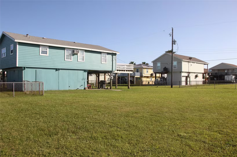 Photo 5 of 4102 Kent Drive, Galveston, TX
