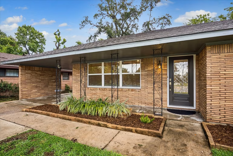 Photo 6 of 4402 Libbey Lane, Houston, TX