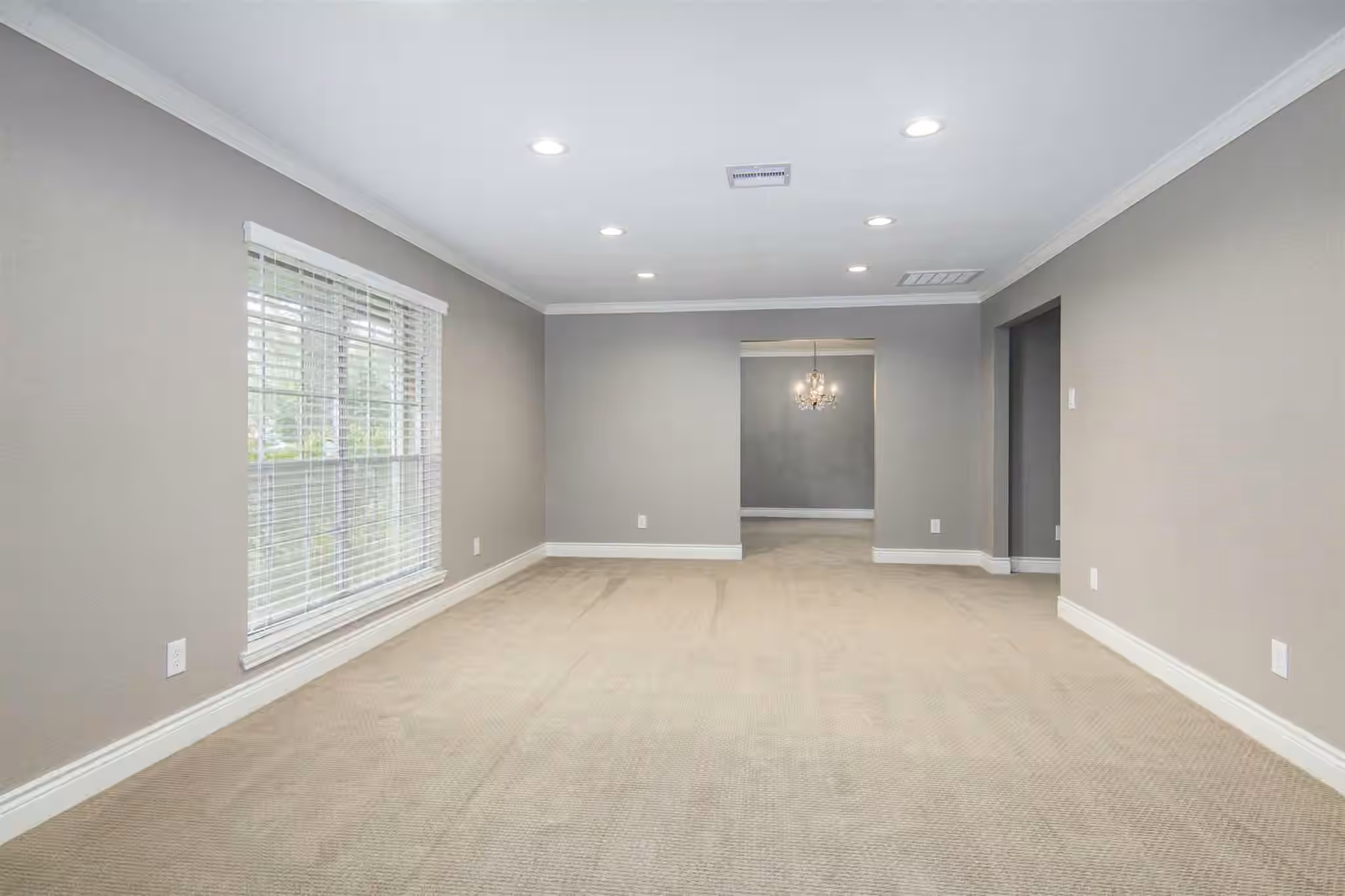 Photo 6 of 2904 Frostwood Circle, Dickinson, TX