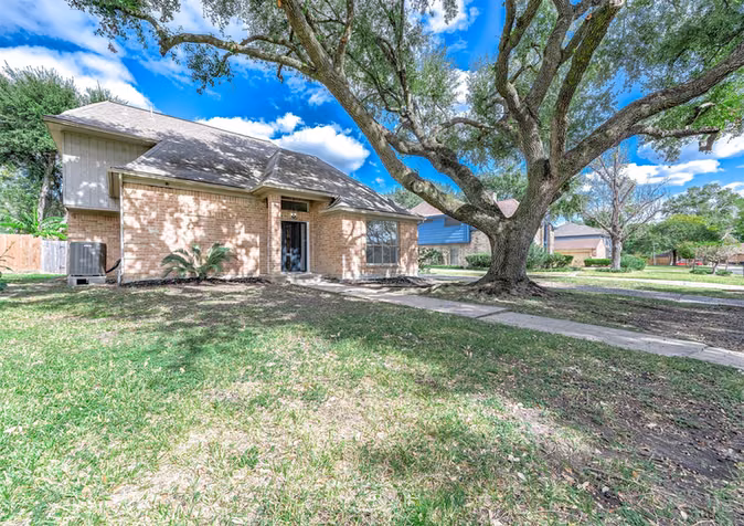 Photo 2 of 2314 Canyon Meadows Drive, Missouri City, TX