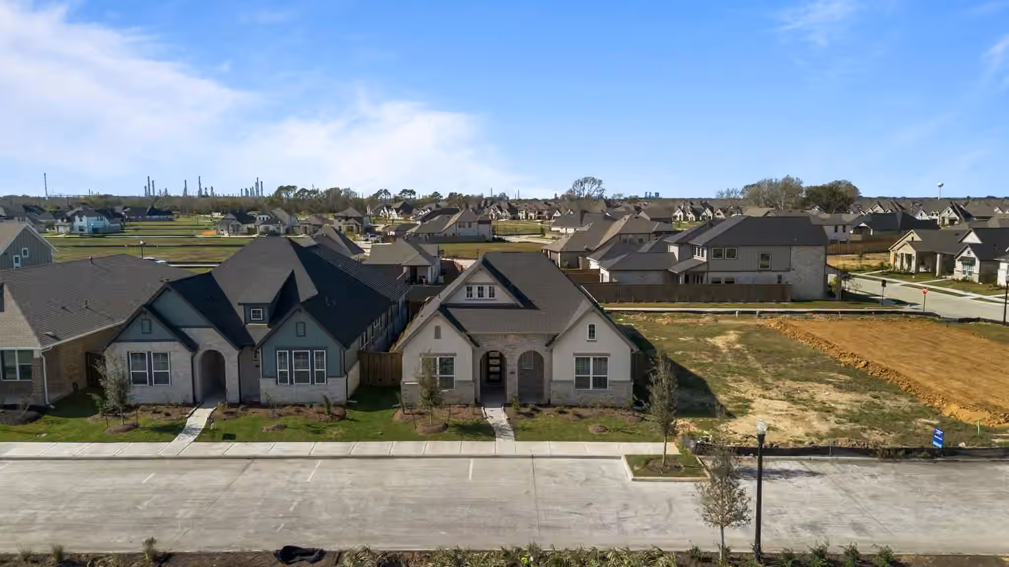 Photo 3 of 12139 Canal View Boulevard, Mont Belvieu, TX