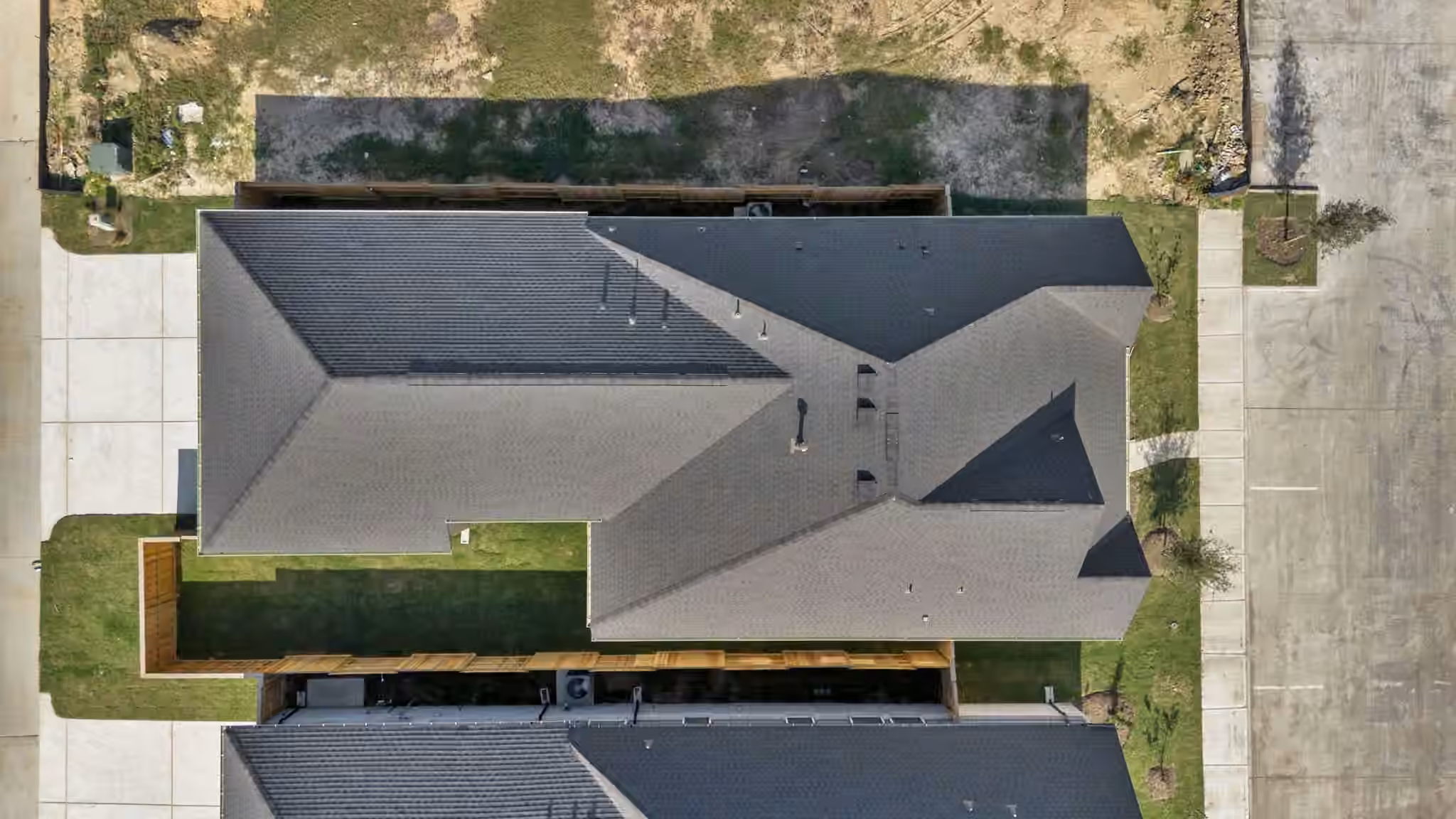 Photo 4 of 12139 Canal View Boulevard, Mont Belvieu, TX