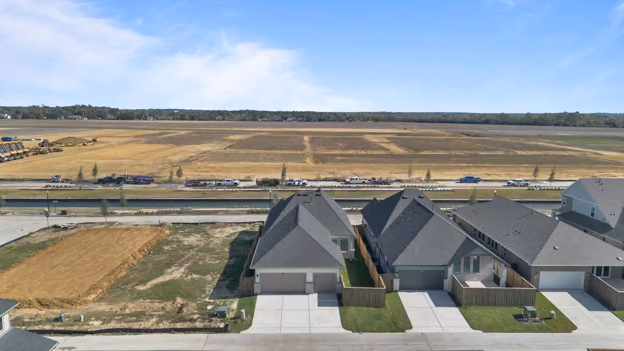 Photo 5 of 12139 Canal View Boulevard, Mont Belvieu, TX