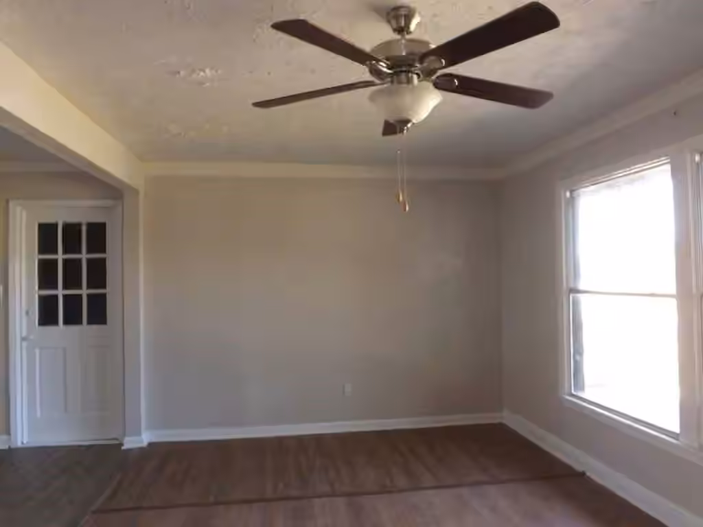 Photo 7 of 822 Harvard Street, Deer Park, TX