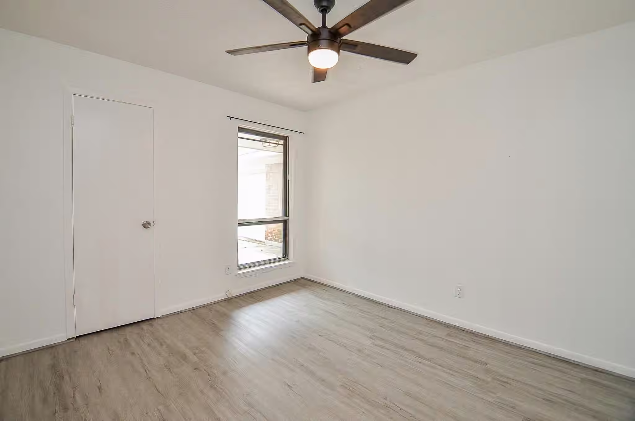 Photo 3 of 12266 Huntington Venture Drive, Houston, TX