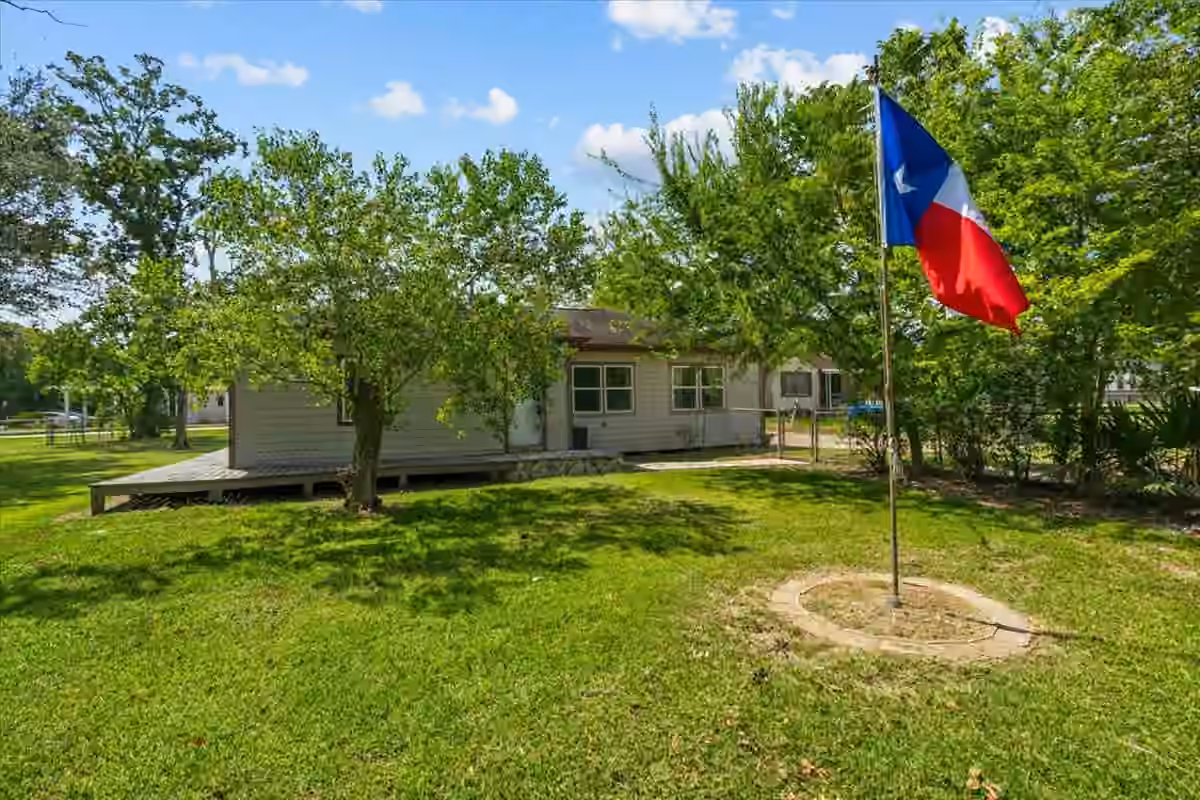 Photo of 4018 Fm 646 Road N, Santa Fe, TX 77510