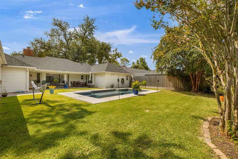 Photo 4 of 9718 Moorberry Lane, Houston, TX