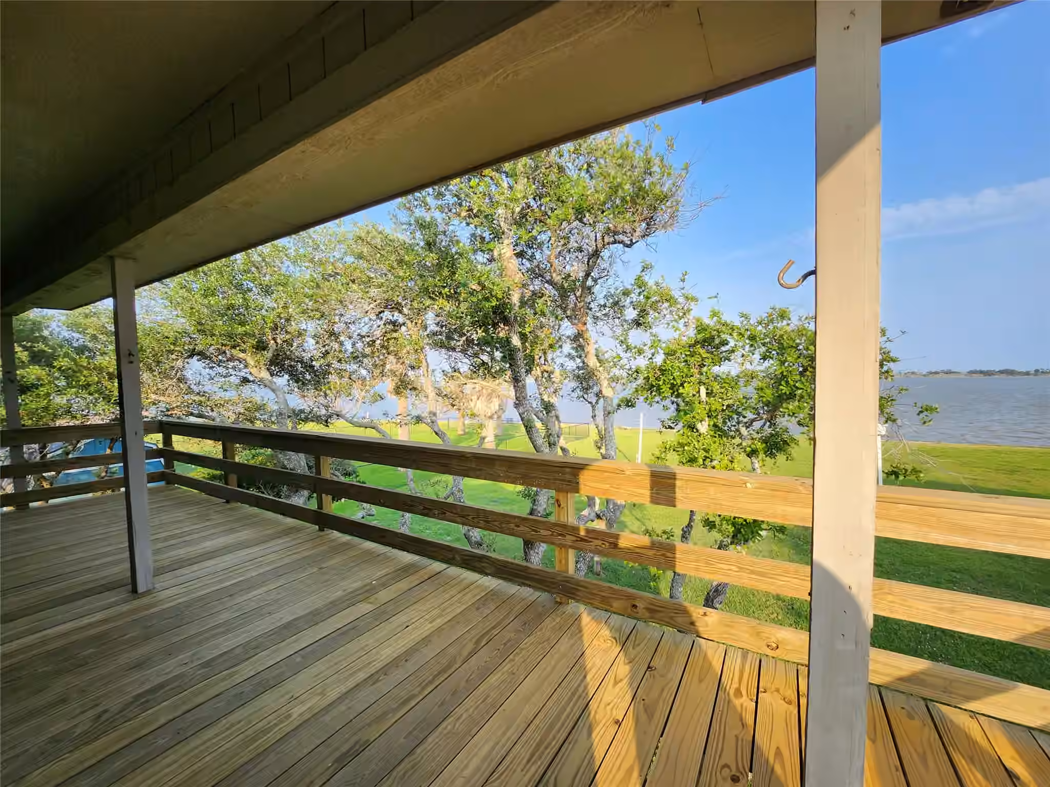 Photo 7 of 2182 W Bayshore Drive, Palacios, TX