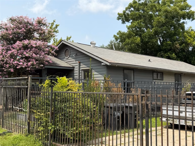 Photo of 3021 Brackenridge Street, Houston, TX 77026