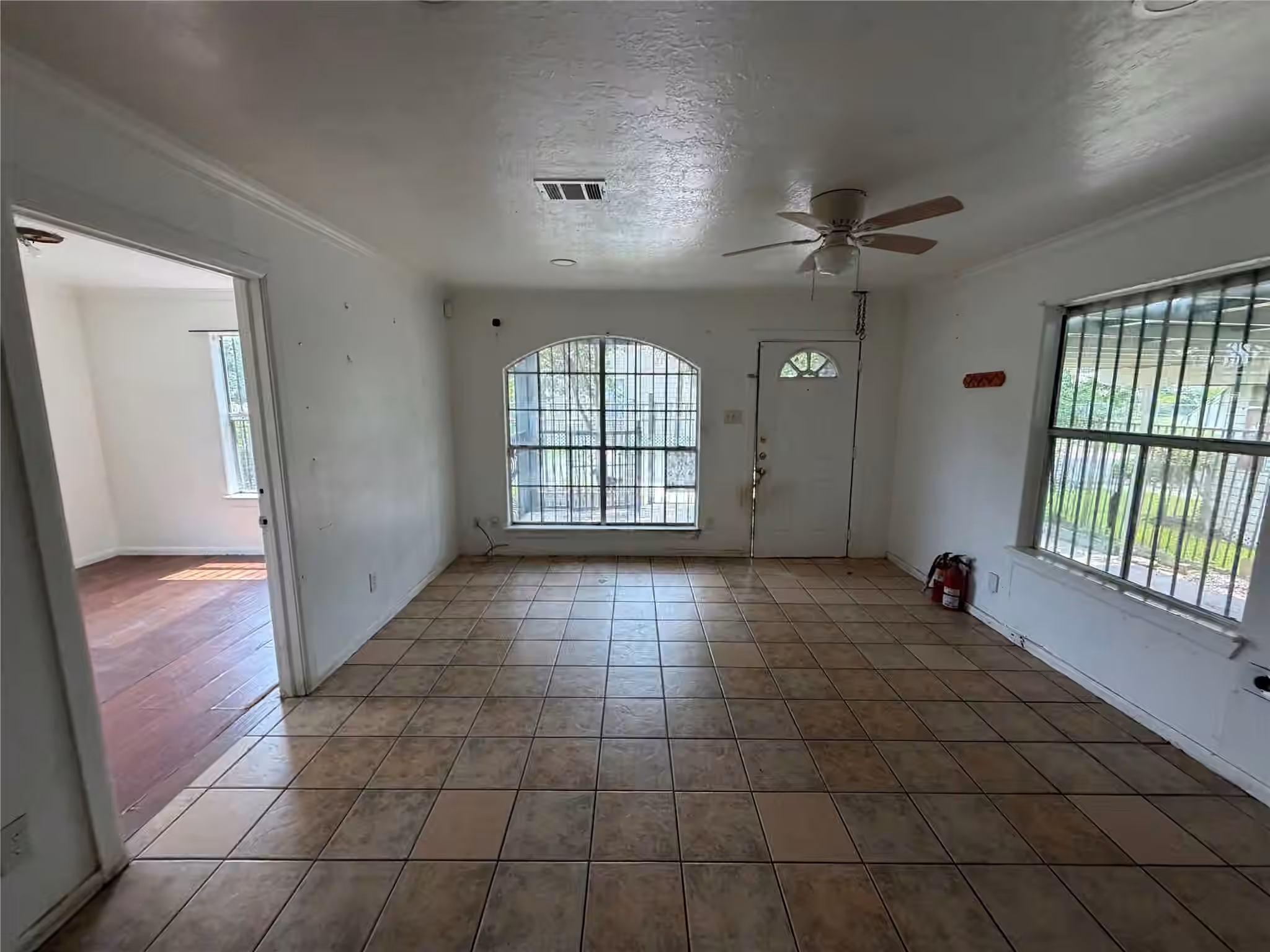 Photo 3 of 3021 Brackenridge Street, Houston, TX