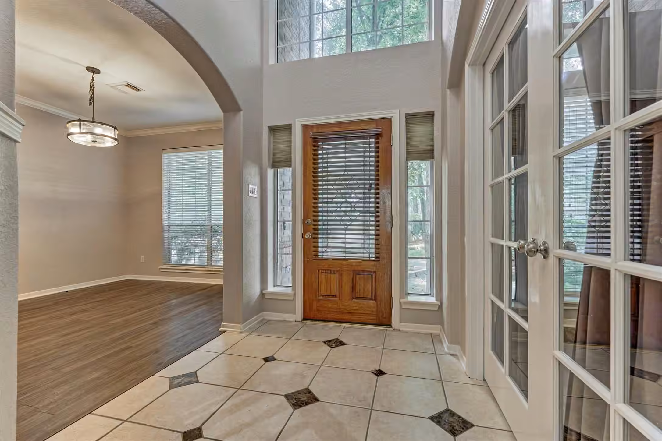 Photo 3 of 59 W Prairie Dawn Circle, The Woodlands, TX