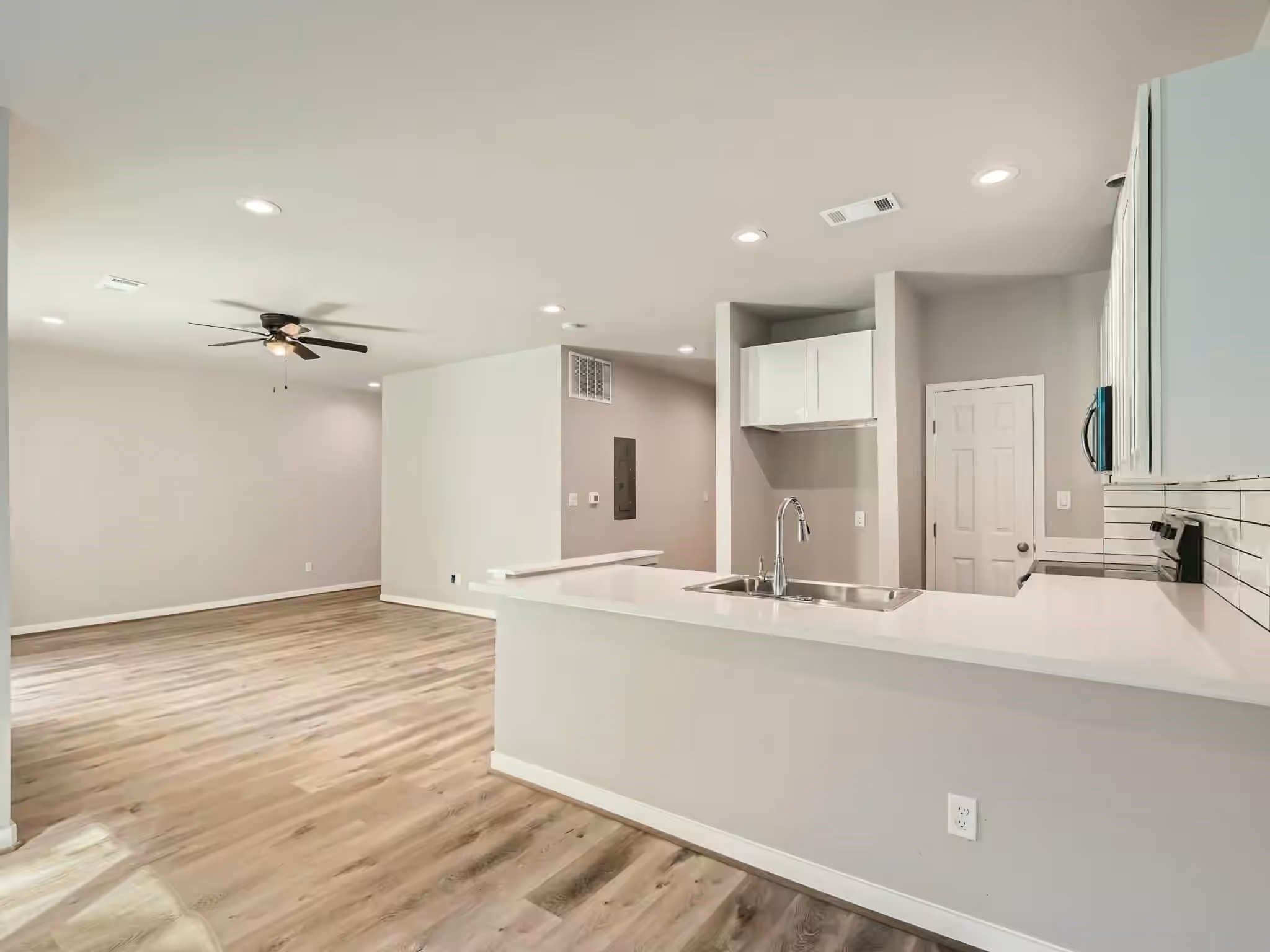 Photo 3 of 12565 Melville Drive 313, Montgomery, TX