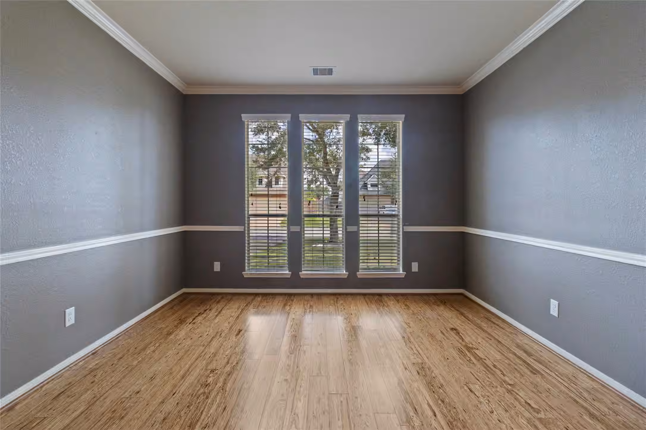 Photo 4 of 1740 N Meridian Greens Drive, Dickinson, TX