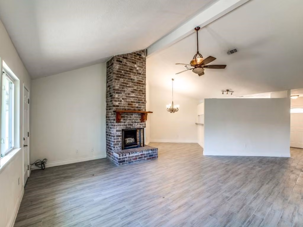 Photo 4 of 6306 Fallengate Drive, Spring, TX