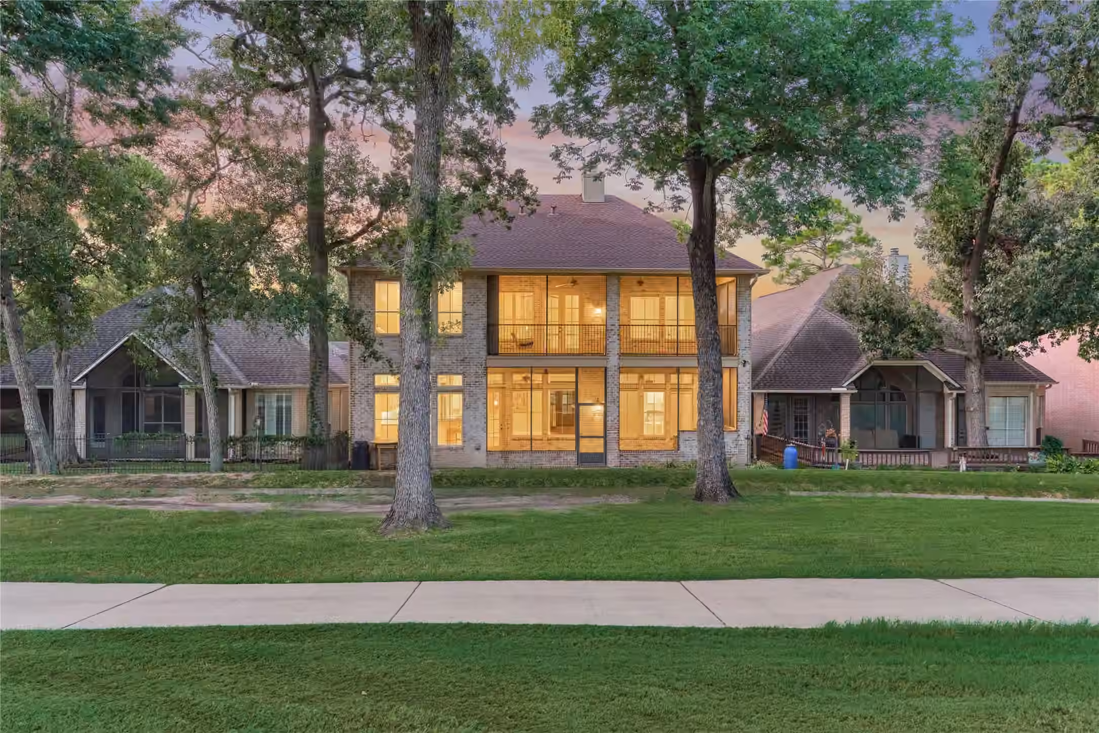 Photo 2 of 102 Winthrop Harbor S, Montgomery, TX