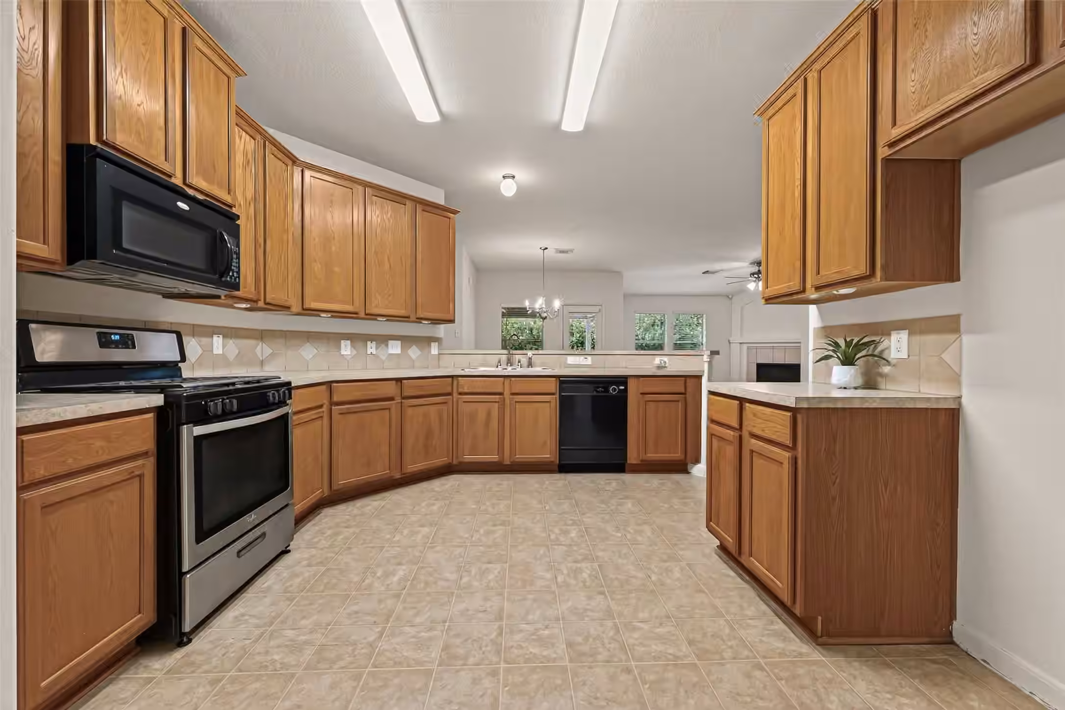 Photo 7 of 13109 Rippling Creek Lane, Pearland, TX