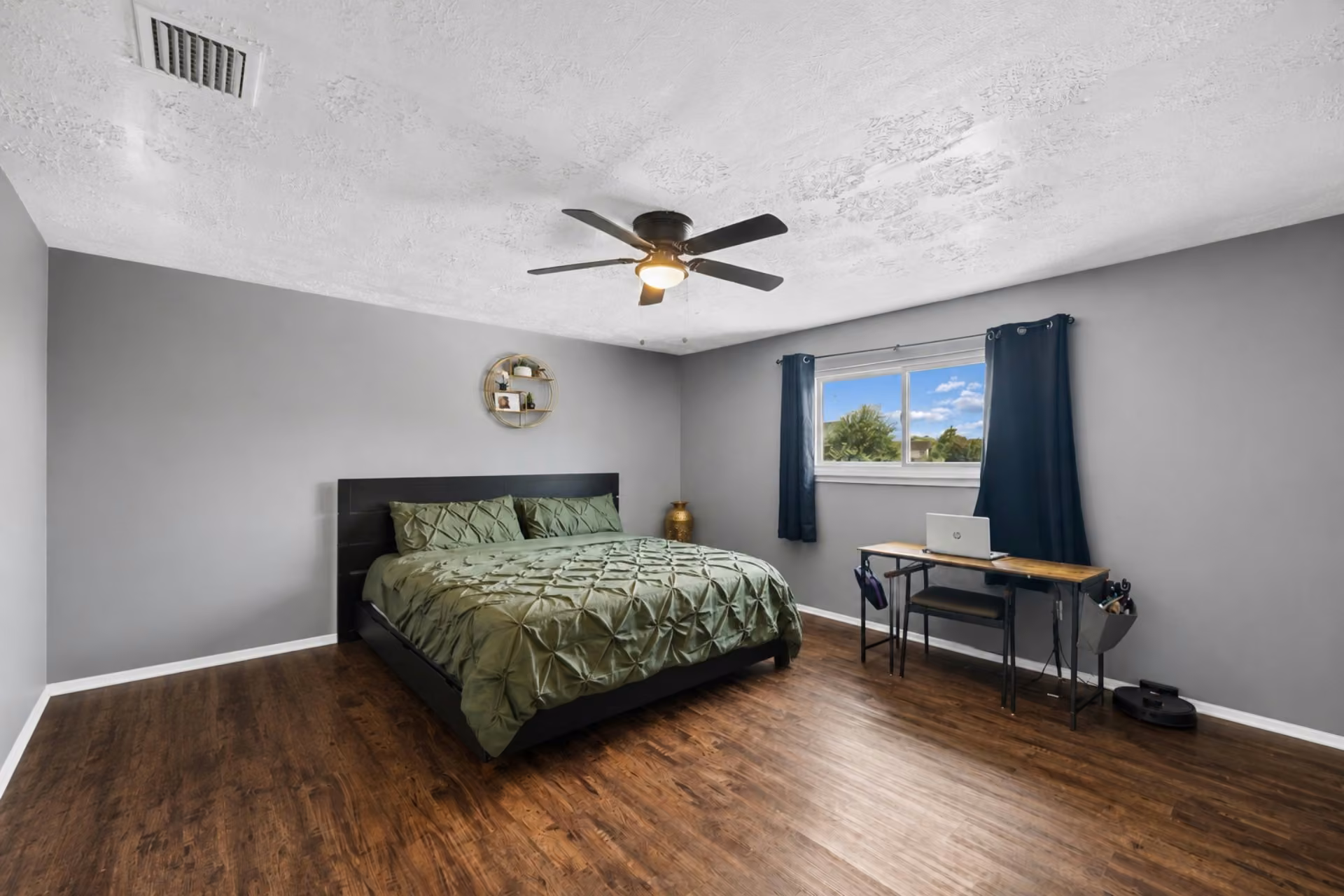 Photo 3 of 7311 Chasewood Drive, Houston, TX
