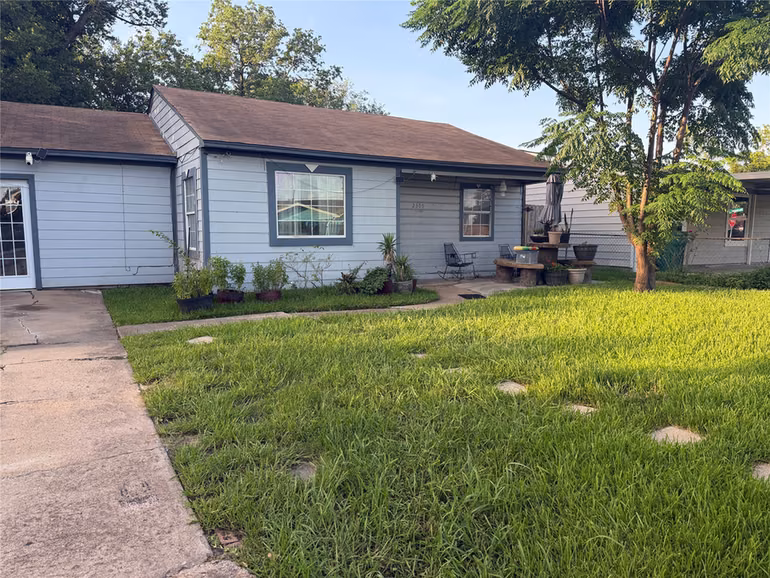 Photo 2 of 2305 Windsor Lane, Pasadena, TX