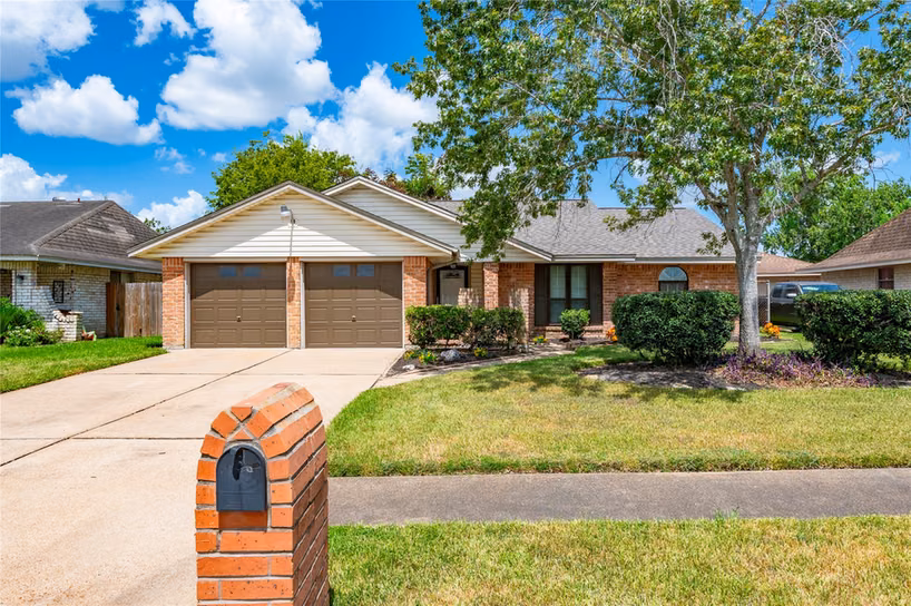 Photo of 10411 Glenkirk, Houston, TX
